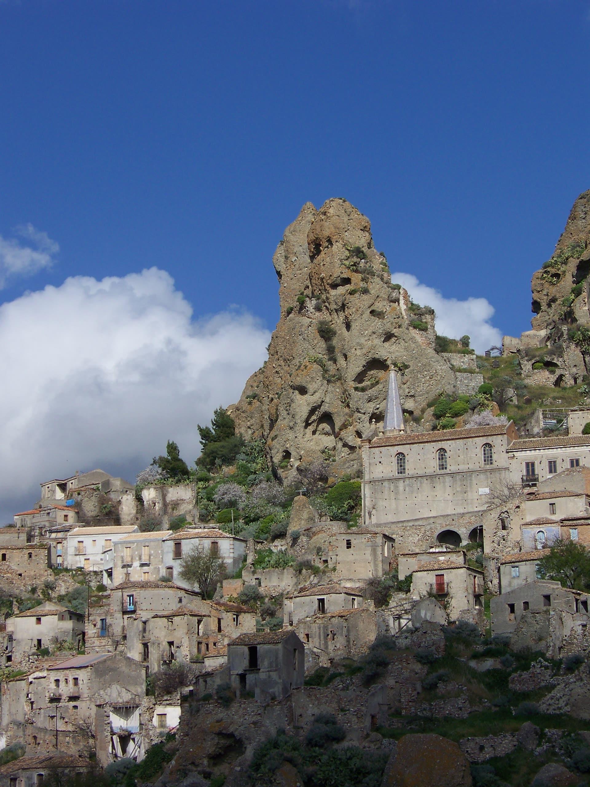 Mare In - Calabria - Pentedattilo • Calabria